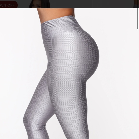 Leggings from Fashion Nova - Picture 1 of 5